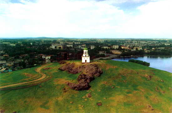 Панорама района с видом сторожевой башни на Лисьей горе